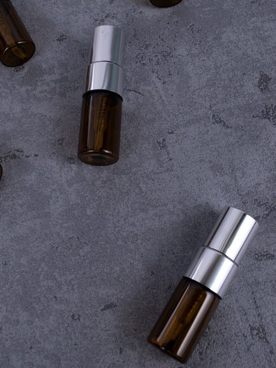 Атомайзер 2мл ТЕМНОЕ СТЕКЛО металический спрей серебро 