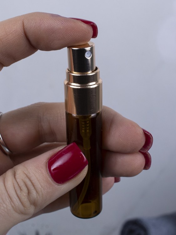 Атомайзер 5мл ТЕМНОЕ СТЕКЛО МЕТАЛИЧЕСКИЙ спрей ЗОЛОТО