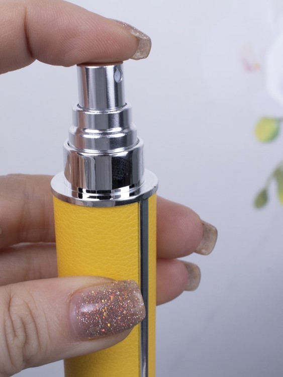 Атомайзер 12 мл Кожаный кофр жетлый