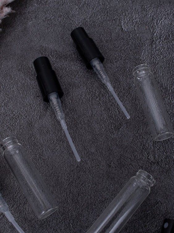 Атомайзер 2мл стекло захлапывающиеся спрей черный