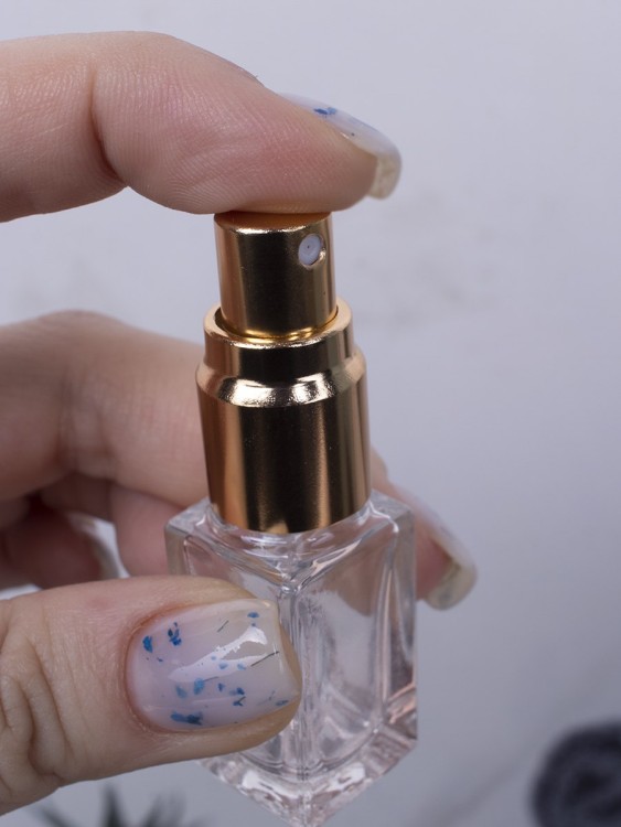 Флакон 3 мл стекло ЗОЛОТО спрей КВАДРАТ  