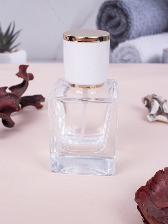 Флаконы 30мл стекло спрей квадрат бежевая крышка