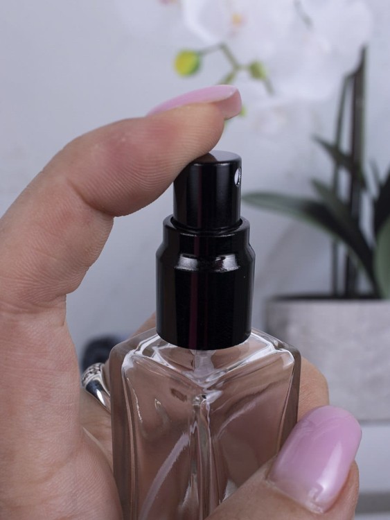 Флакон стекло квадрат 20 мл черный спрей металл  