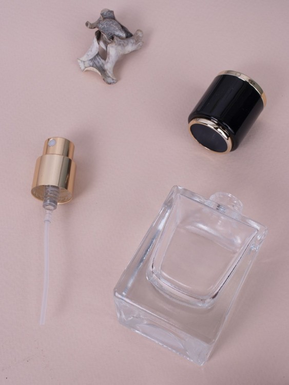 Флаконы 30мл стекло спрей квадрат черная крышка