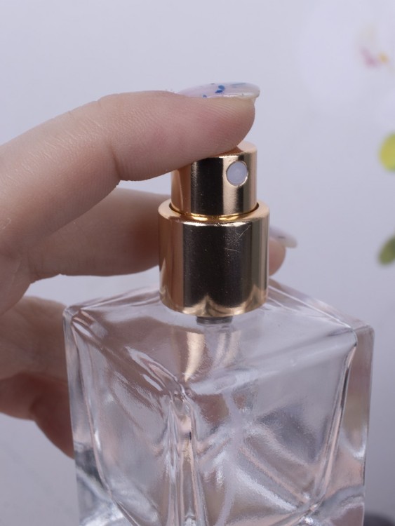 Флаконы 30мл стекло спрей квадрат черная крышка