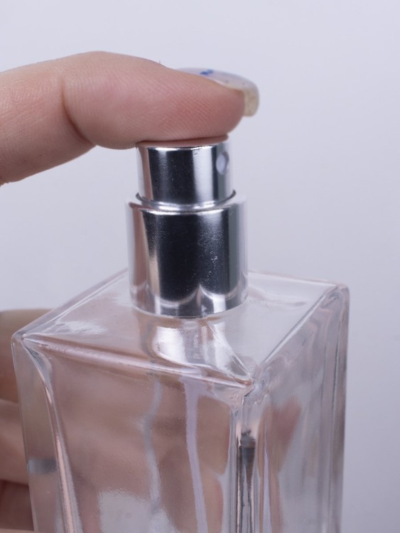 Флаконы 50мл стекло спрей квадрат дерево крышка ТЕМНАЯ